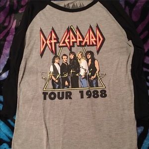 Def Leppard Band Shirt